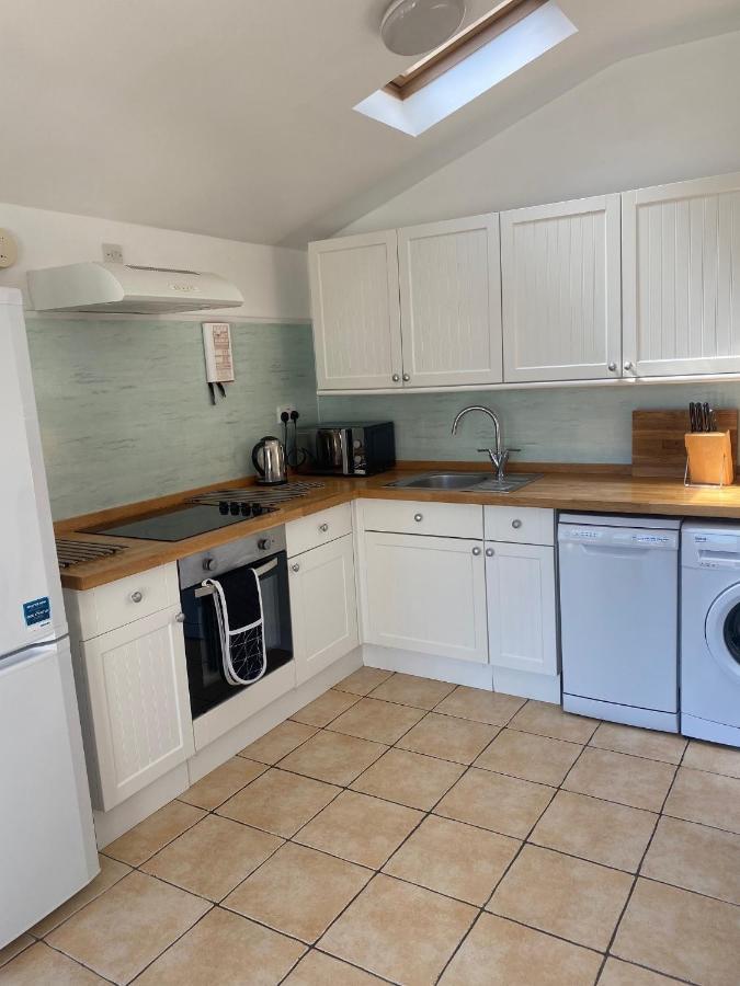 Upper Grippath Farm Holiday Cottages Newport  Exterior photo