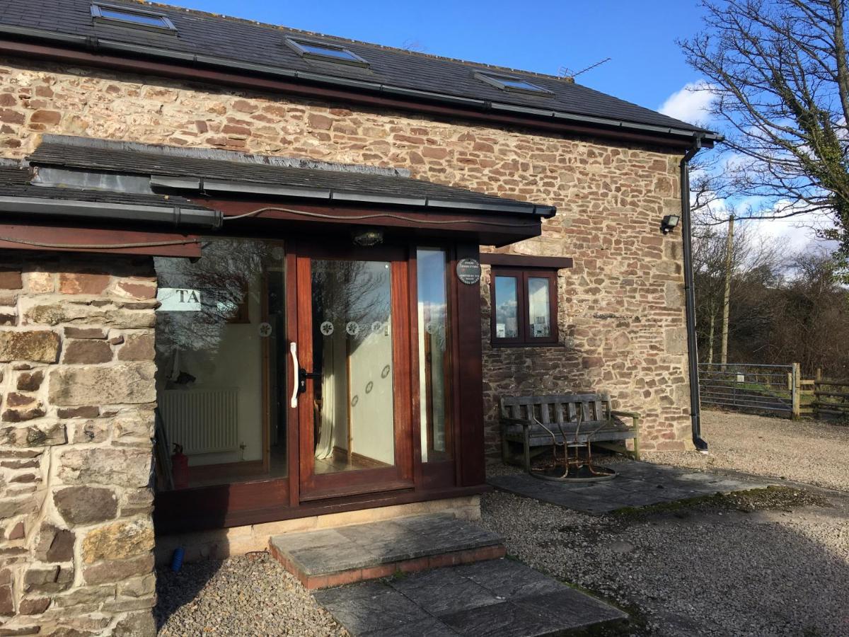 Upper Grippath Farm Holiday Cottages Newport  Exterior photo